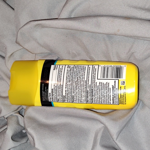 NEUTROGENA BEACH DEFENSE WATER AND SUN PROTECTION SUNSCREEN BROAD SPECTRUM SPF70 - Picture 2 of 2